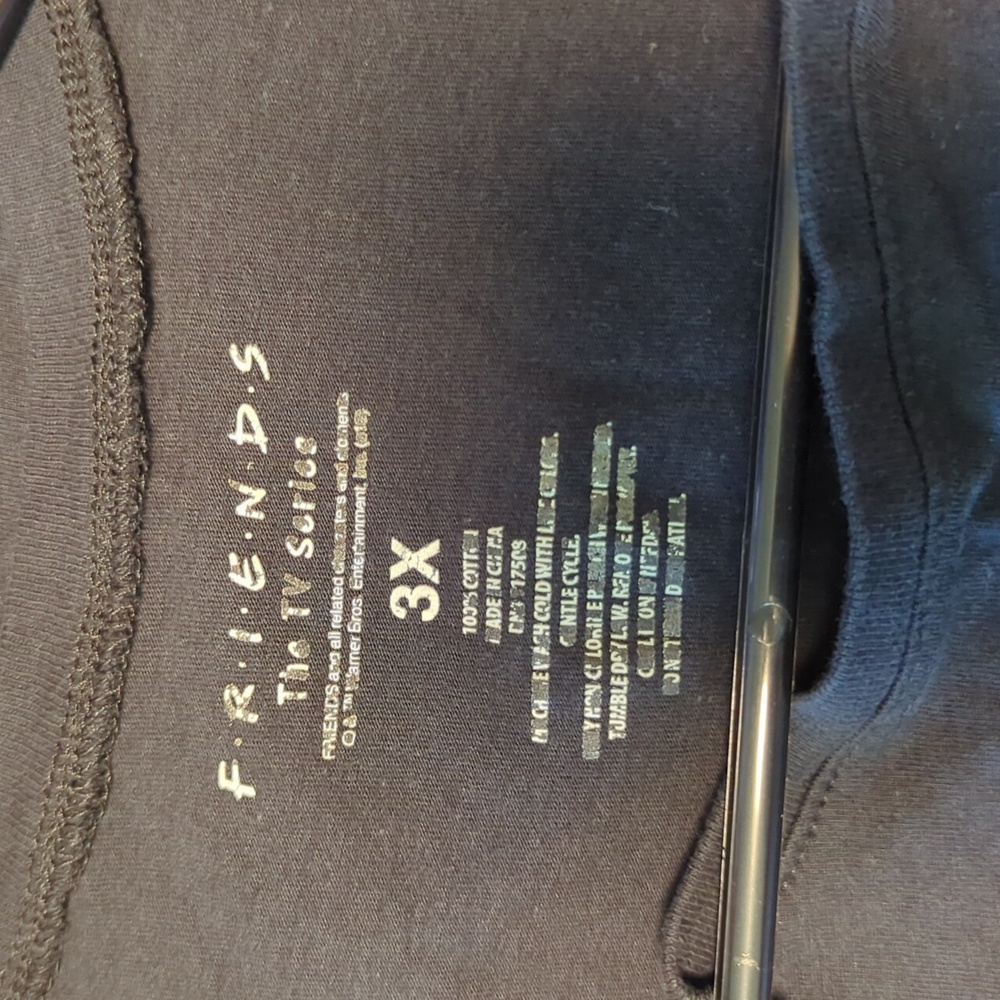 Friends cropped top - Picture 3 of 3